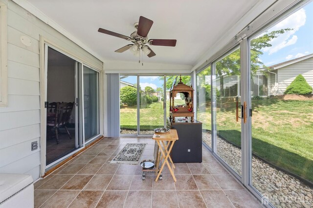 209-A Vernon Rd, Monroe, NJ 08831 - sunroom with a ceiling fan