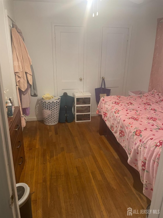 131 Berkeley Ter, Plainfield, NJ 07062 - bedroom with dark wood-style floors