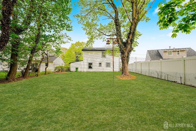 2 Buttonwood Dr, Parlin, NJ 08859 - view of yard
