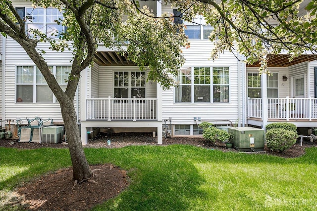 78 Central Ave Unit 49, Metuchen, NJ 08840 - back of property with a porch, a lawn, and central AC