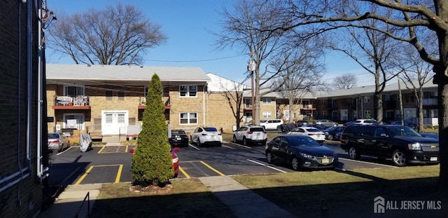 197 Evergreen Rd Unit 3A, Edison, NJ 08837 - view of uncovered parking lot