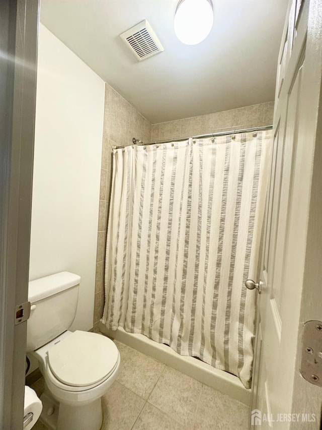 832 Edpas Rd, New Brunswick, NJ 08901 - bathroom with tile patterned flooring and a shower with curtain