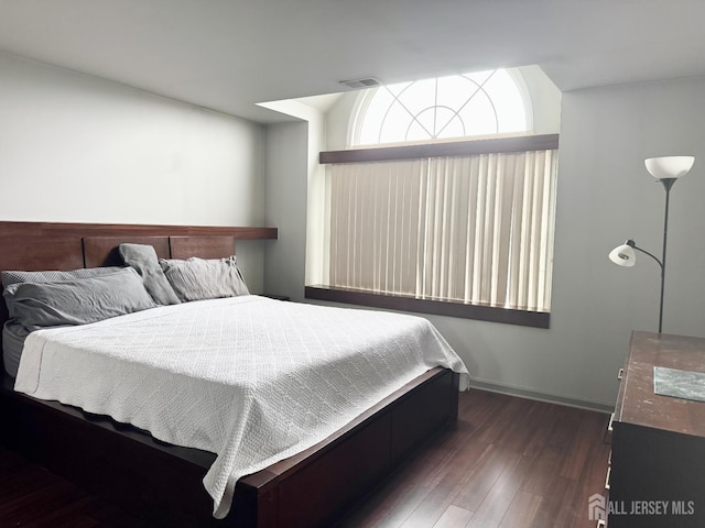 832 Edpas Rd, New Brunswick, NJ 08901 - bedroom featuring wood finished floors and baseboards