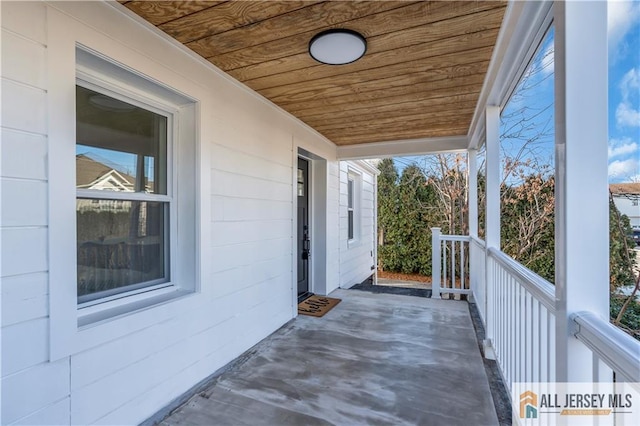 8 1st St, Sayreville, NJ 08872 - view of covered porch