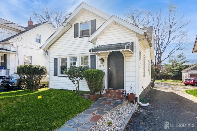1427 Myrtle Ave, Plainfield, NJ 07063 - view of front facade featuring entry steps and a front yard