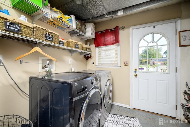 3 Romero Ct, Monroe, NJ 08831 - laundry area featuring washer and clothes dryer, baseboards, and tile patterned floors
