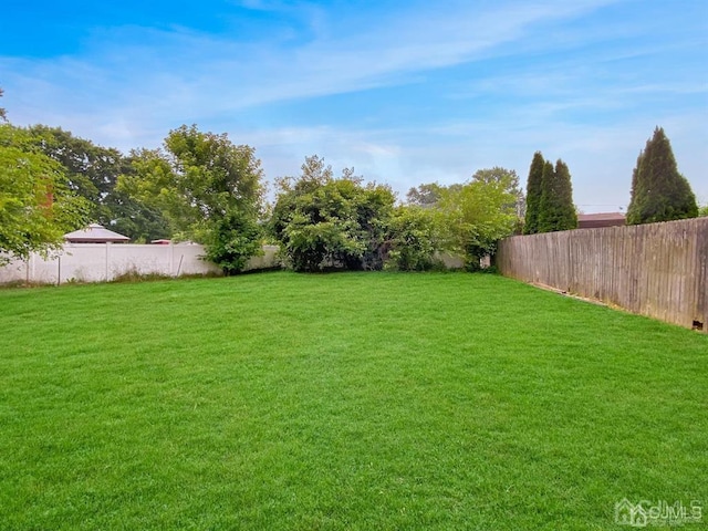 15 Race Track Rd, East Brunswick, NJ 08816 - view of fenced backyard