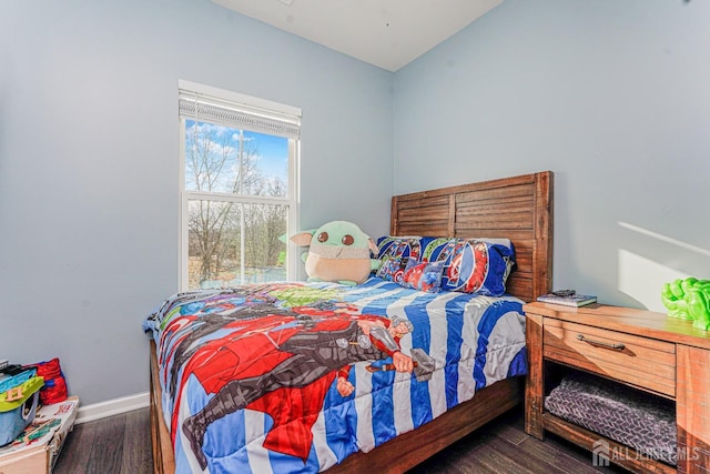 606 Bayside Ct, South Amboy, NJ 08879 - bedroom with wood finished floors and baseboards