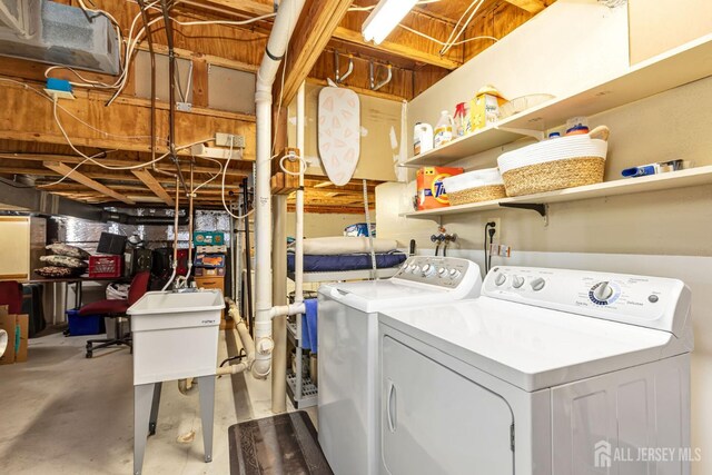 183 Driscoll Ct, Franklin Twsp, NJ 08873 - washroom with washer and dryer