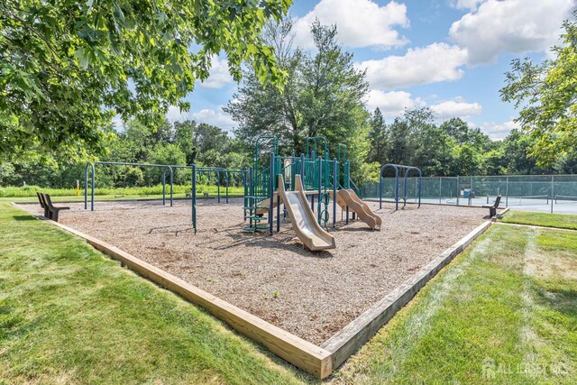 183 Driscoll Ct, Franklin Twsp, NJ 08873 - view of community jungle gym