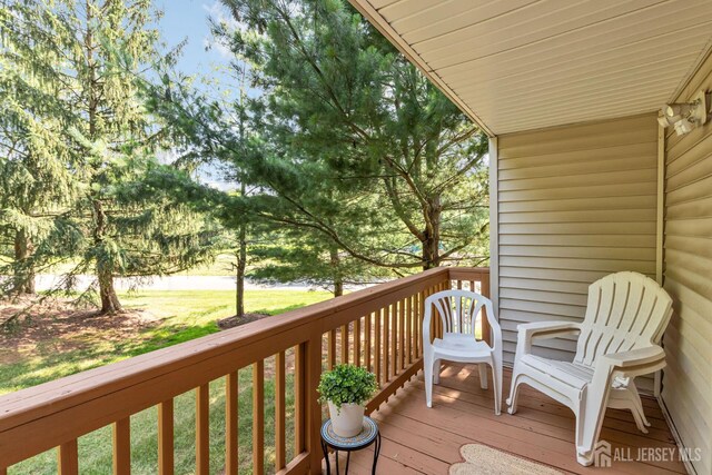 183 Driscoll Ct, Franklin Twsp, NJ 08873 - view of wooden deck