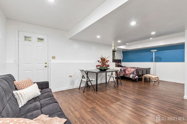 183 Driscoll Ct, Franklin Twsp, NJ 08873 - living room with wood finished floors and recessed lighting