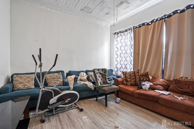 264 Washington St, Perth Amboy, NJ 08861 - living room with an ornate ceiling and wood finished floors