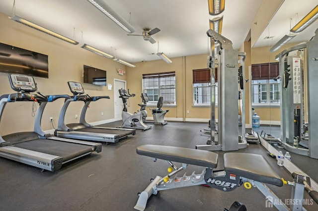 exercise room featuring ceiling fan