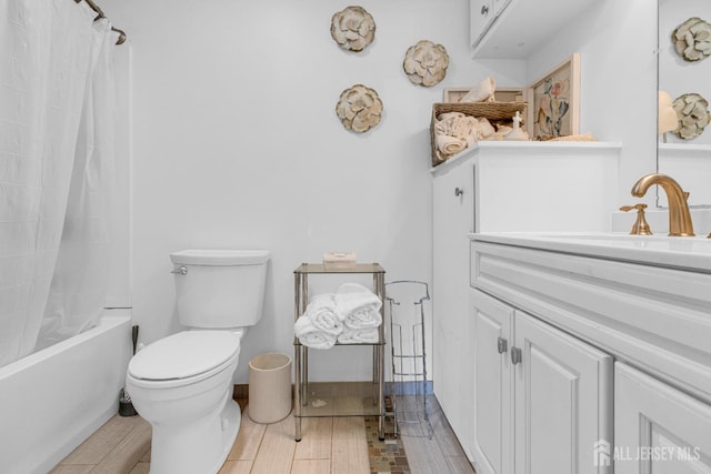 1595 Amwell Rd, Franklin Twsp, NJ 08873 - bathroom featuring vanity, toilet, and shower / tub combo with curtain