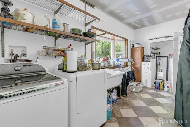 1595 Amwell Rd, Franklin Twsp, NJ 08873 - laundry area featuring washer and clothes dryer and tile patterned floors