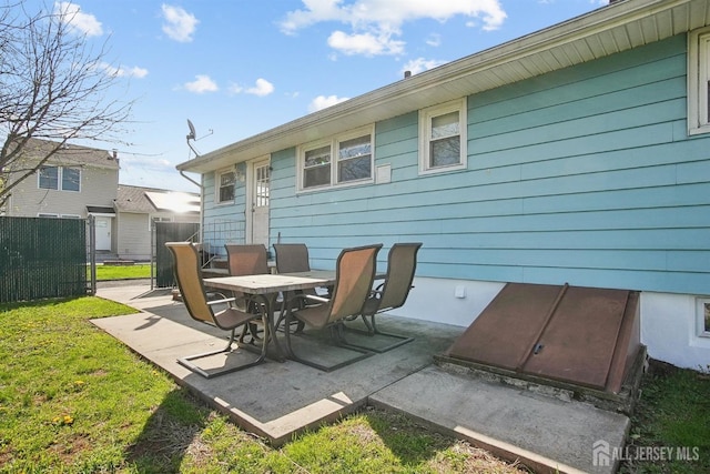 114 Woodrow Ave, Piscataway, NJ 08854 - view of patio / terrace