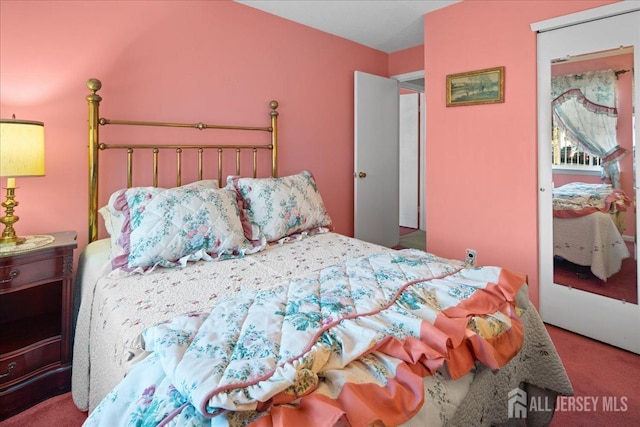 bedroom featuring carpet floors