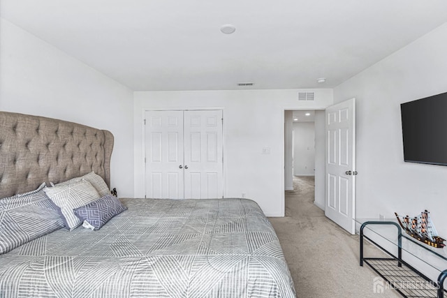 18 Larkspur Ln, Monroe, NJ 08831 - bedroom featuring light carpet and a closet