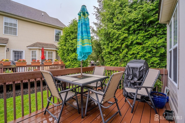108 Jared Dr, North Brunswick, NJ 08902 - wooden terrace with outdoor dining space