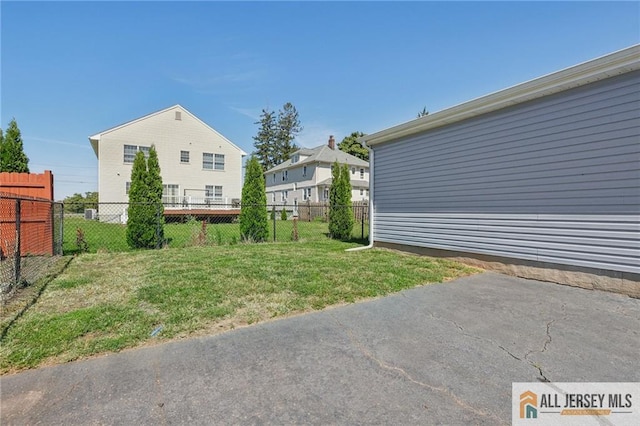 view of yard featuring fence