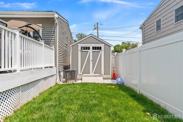27 York St, Old Bridge, NJ 08857 - fenced backyard with a storage shed