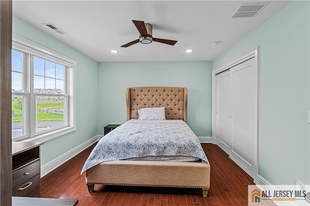 153 Scarborough Rd, Montgomery, NJ 08502 - bedroom with dark wood-style floors, baseboards, recessed lighting, ceiling fan, and a closet