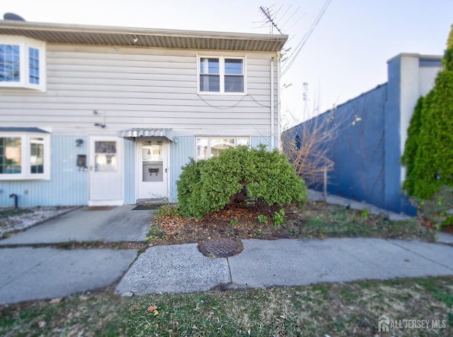 411 Market St, Perth Amboy, NJ 08861 - photo 2