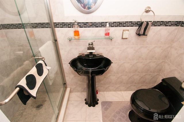 5 Dan Ct, Old Bridge, NJ 08857 - bathroom featuring a stall shower