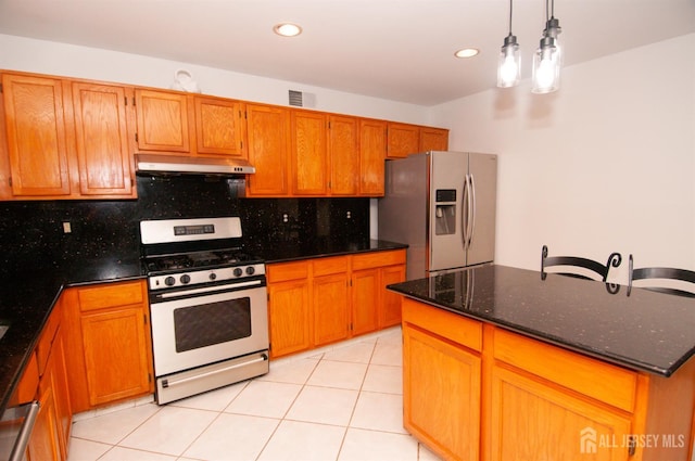 5 Dan Ct, Old Bridge, NJ 08857 - kitchen featuring stainless steel appliances, under cabinet range hood, backsplash, pendant lighting, and recessed lighting