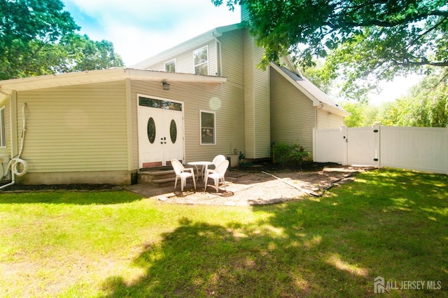 5 Dan Ct, Old Bridge, NJ 08857 - rear view of house featuring a gate