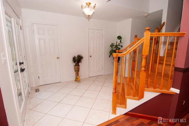5 Dan Ct, Old Bridge, NJ 08857 - entrance foyer with stairway