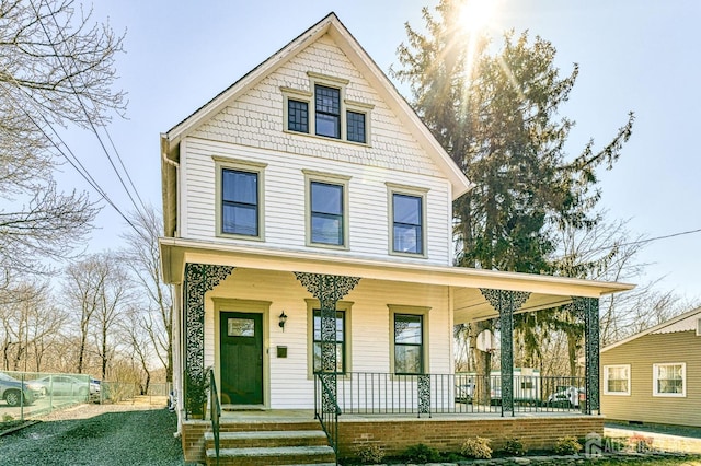 view of front of house with covered porch