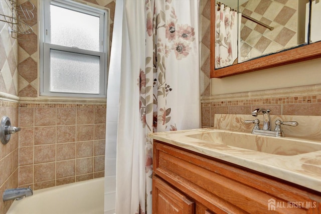 274 Prospect Ave, South Amboy, NJ 08879 - full bathroom with shower / bathtub combination with curtain and vanity