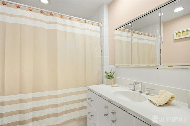 44 Lakeside Dr S, Piscataway, NJ 08854 - full bath with vanity, recessed lighting, and curtained shower