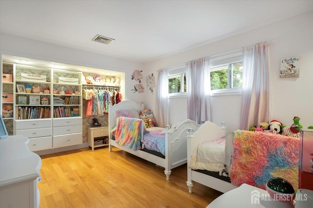 44 Lakeside Dr S, Piscataway, NJ 08854 - bedroom with light wood finished floors
