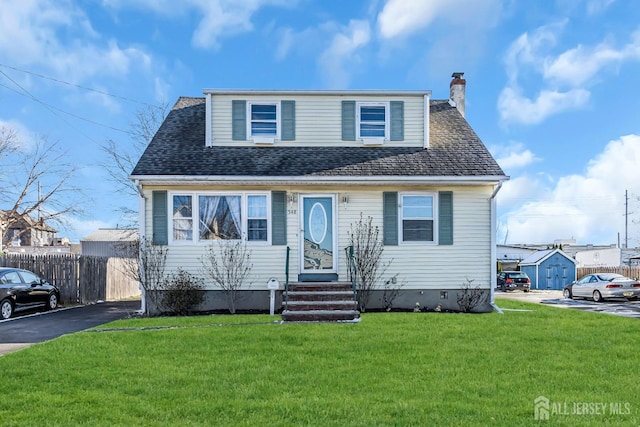 view of front of property with a front yard