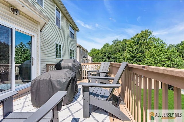 11 Hawk Ct, East Brunswick, NJ 08816 - deck with area for grilling