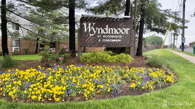 1037 Cricket Ln, Woodbridge Proper, NJ 07095 - community / neighborhood sign featuring a lawn