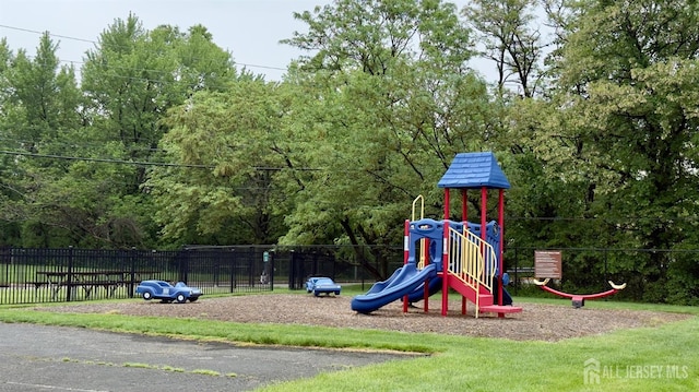 1037 Cricket Ln, Woodbridge Proper, NJ 07095 - view of communal playground