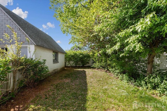 13 Lillian Ter, Woodbridge Proper, NJ 07095 - view of yard