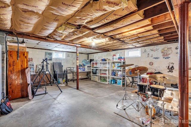 72-74 Sabo St, Carteret, NJ 07008 - below grade area with healthy amount of natural light