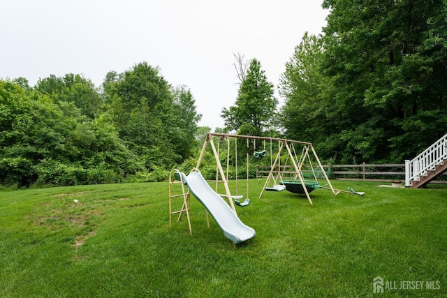 1 Elmcrest Ct E, Monroe, NJ 08831 - view of playground