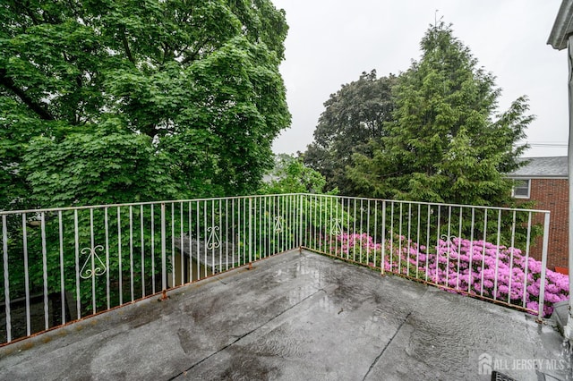 4 Ashwood Pl, North Brunswick, NJ 08902 - view of balcony