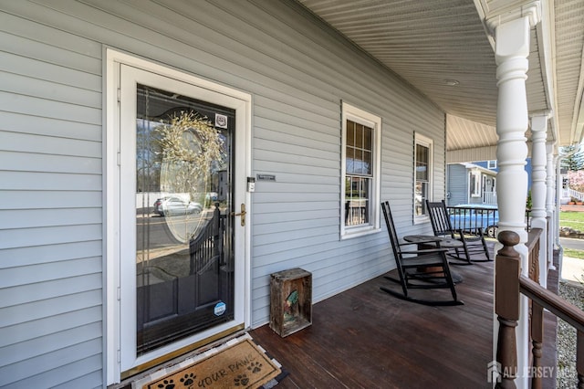 47 Lincoln Ave, Jamesburg, NJ 08831 - view of exterior entry featuring covered porch