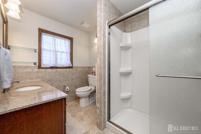 47 Lincoln Ave, Jamesburg, NJ 08831 - bathroom featuring a stall shower, tile patterned floors, toilet, visible vents, and tile walls
