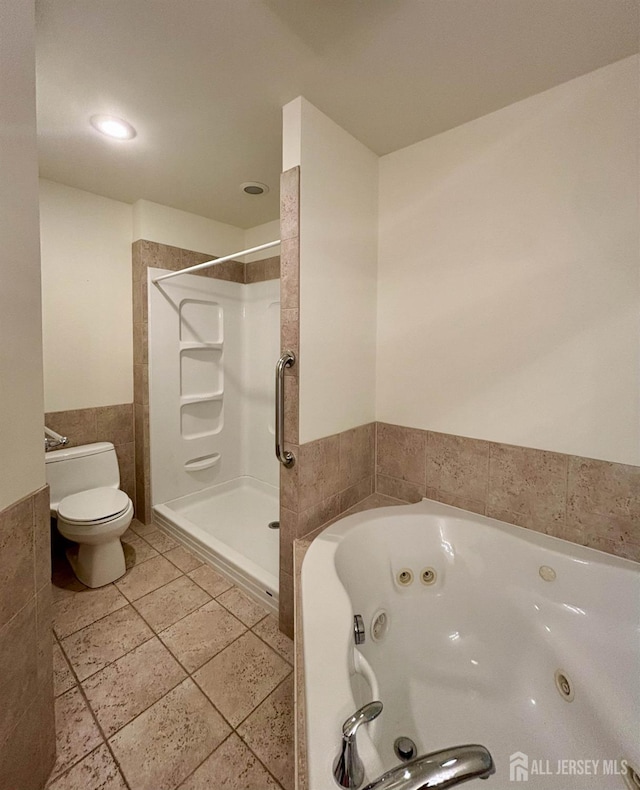 33 Timber Rd, Edison, NJ 08820 - full bath featuring a tub with jets, walk in shower, and wainscoting