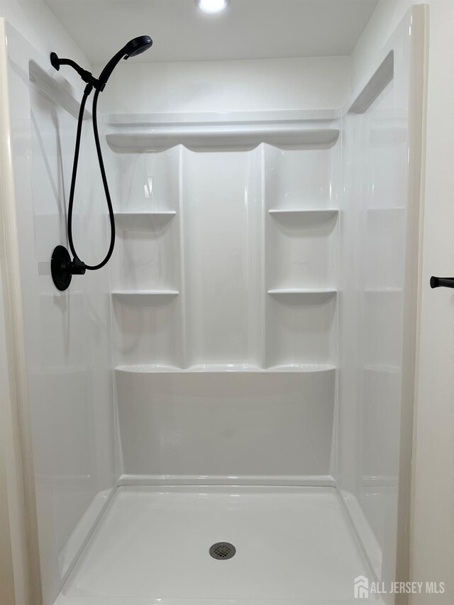 299 Alpine Way Unit C, Woodbridge Proper, NJ 07095 - full bathroom featuring a shower