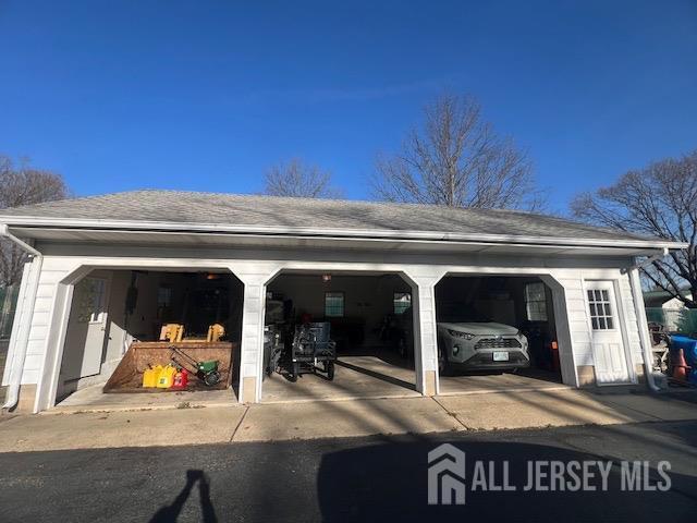 79 Davidson Mill Rd, South Brunswick, NJ 08902 - view of detached garage