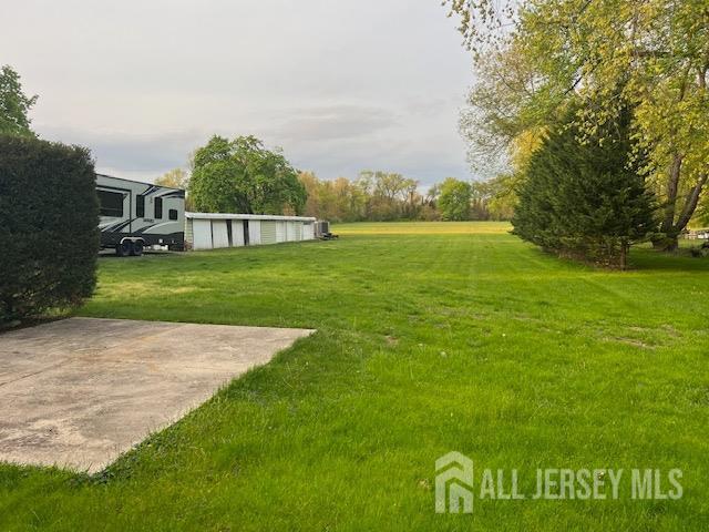 79 Davidson Mill Rd, South Brunswick, NJ 08902 - view of grassy yard